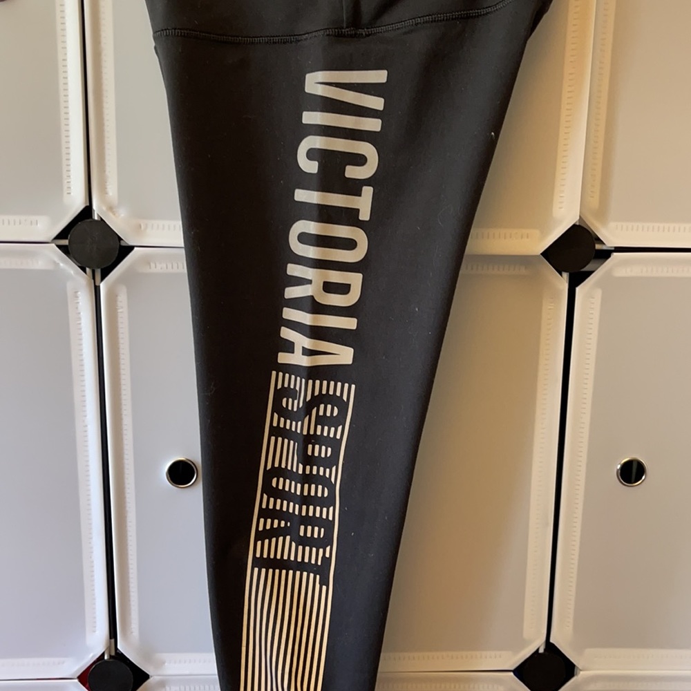 Victoria’s Secret Black Knockout Leggings - Picture 2 of 9